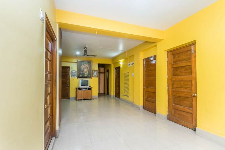 Hotel Oyo 9389 Near Vip Road