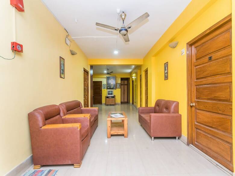 Hotel Oyo 9389 Near Vip Road