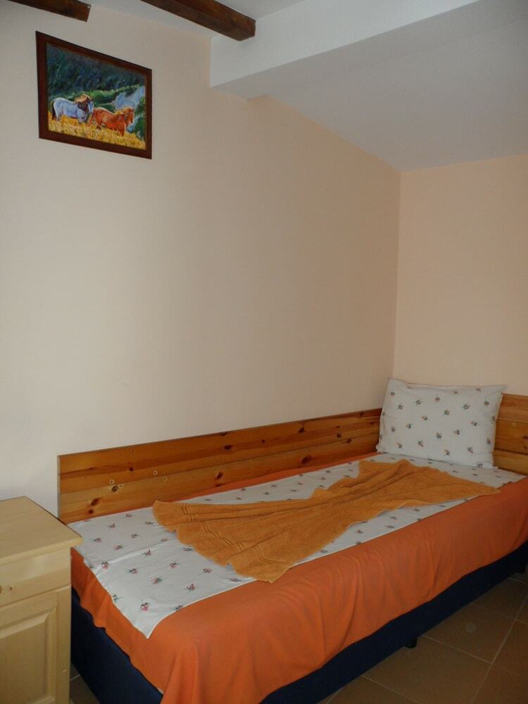 Hotel Varusha