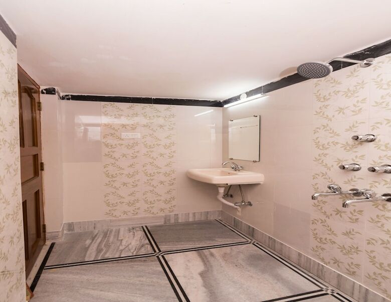 Hotel Oyo 9000 The Syncretic Guest House