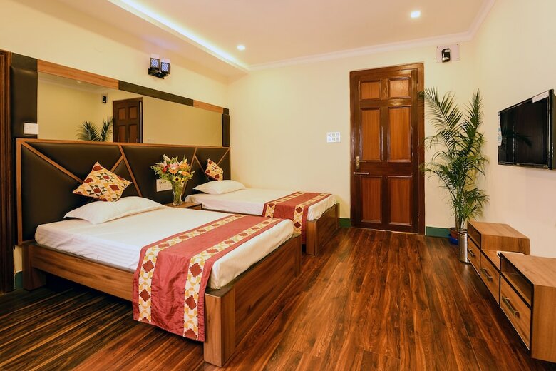Hotel Oyo 6760 Chowdhury Estate Premium