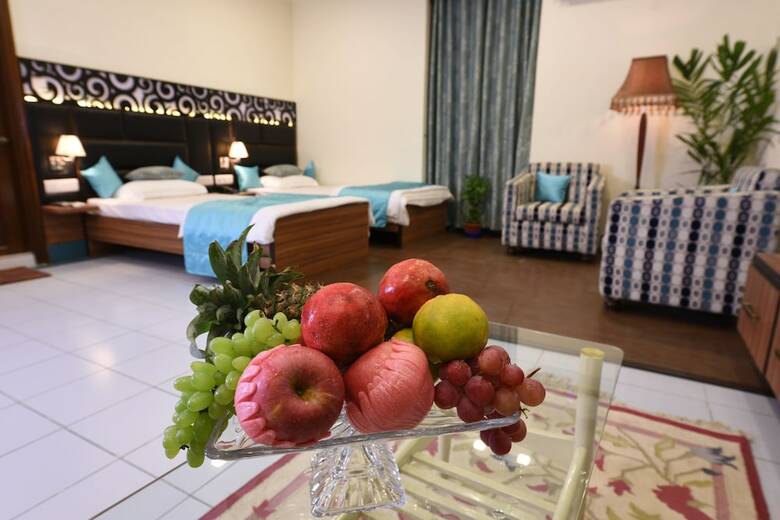 Hotel Oyo 6760 Chowdhury Estate Premium