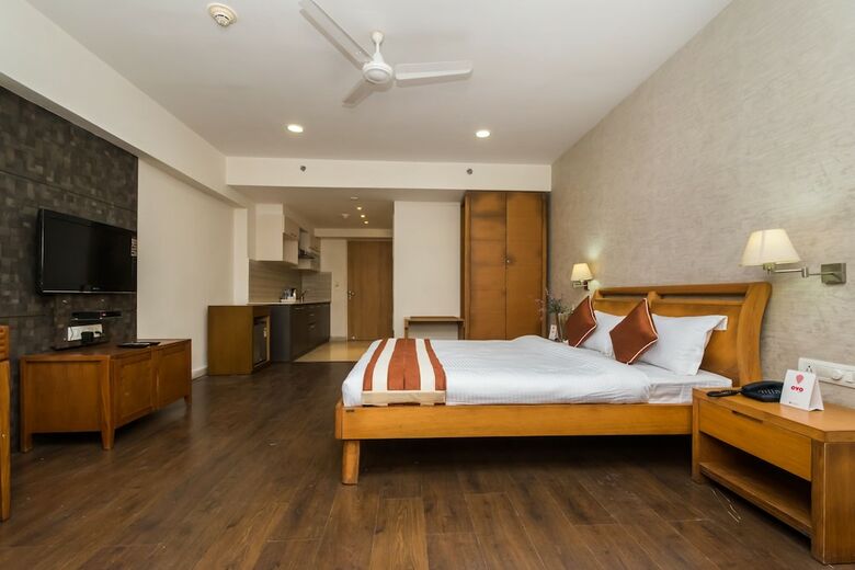 Capital O 10212 Hotel West Willows Xanadu
