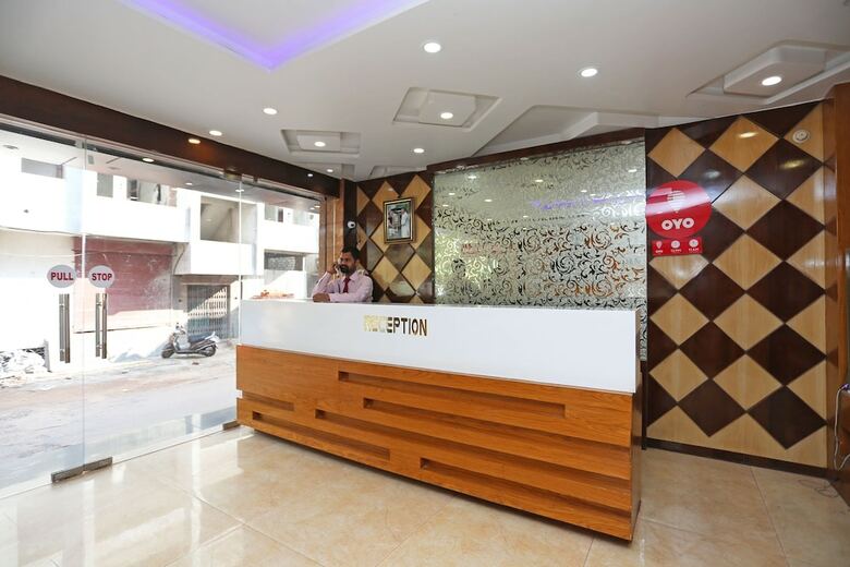 Hotel Oyo 9919 Nandgiri Palace