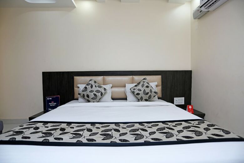 Hotel Oyo 9919 Nandgiri Palace