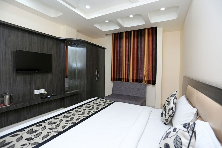 Hotel Oyo 9919 Nandgiri Palace