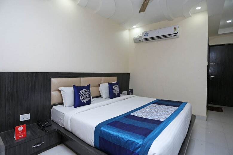Hotel Oyo 9919 Nandgiri Palace
