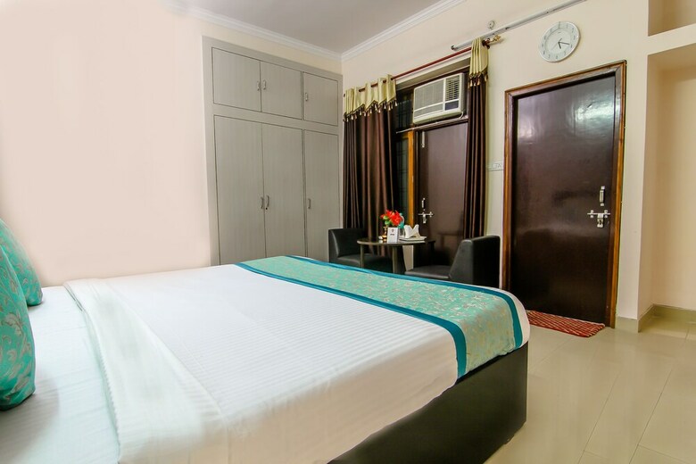 Hotel Oyo 6842 Garden Gates Inn