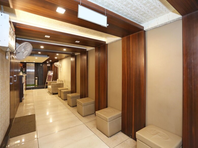 Oyo 5758 Hotel Square 36