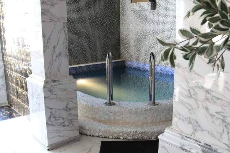 Hostal Artem-plaza