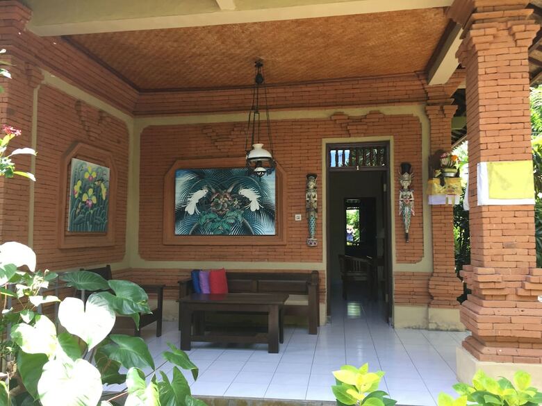 Cafe Wayan & Cottages