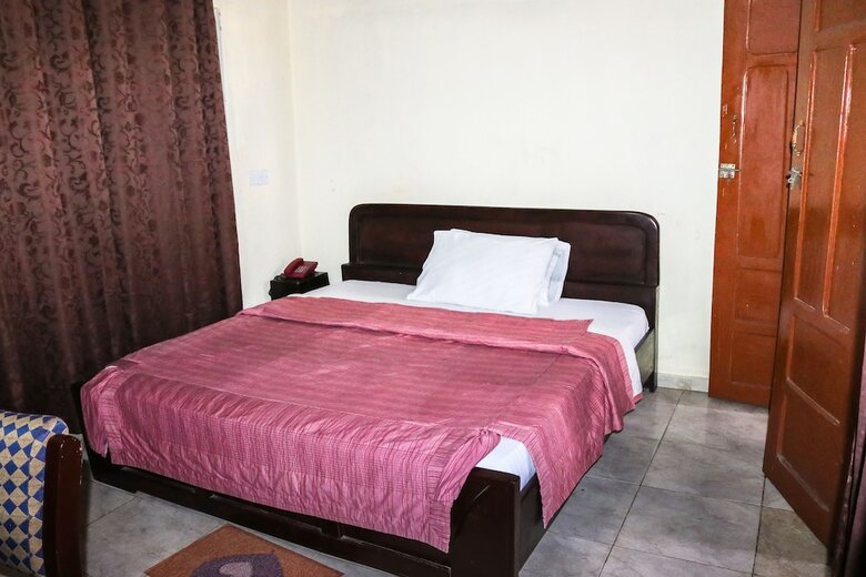 Vis-a-vis Hotel