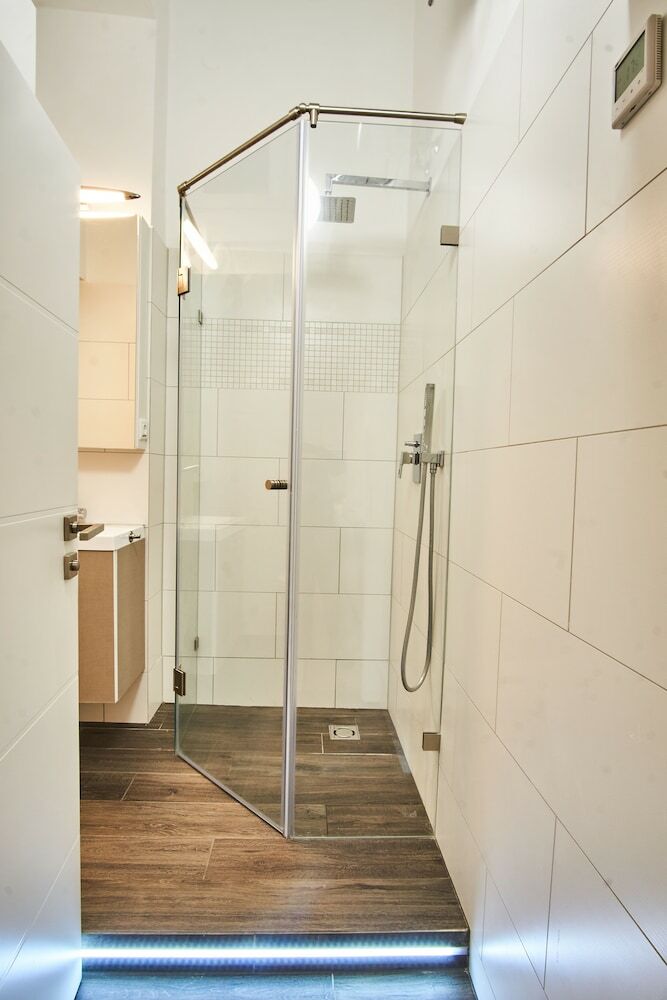 V27 Budapest Apartment