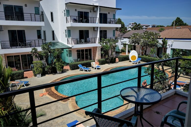 Hotel Pool Access 89 At Rawai