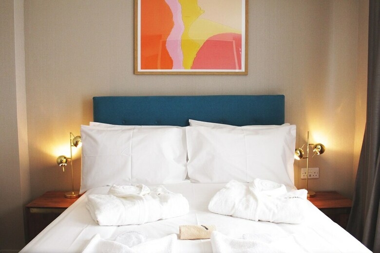 Hotel Aaron Wise - 62 Plantagenet Street