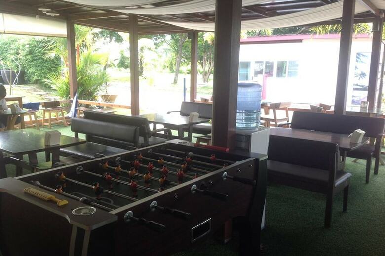 Hotel Check In & Chill Out Laem Sok Pier