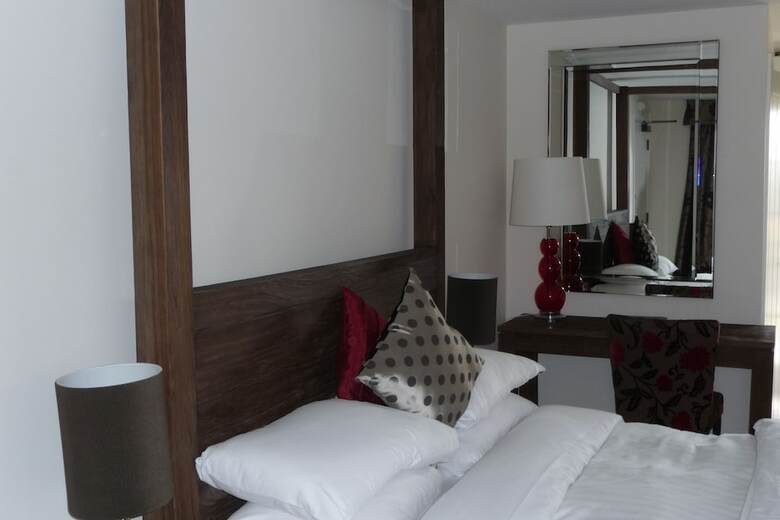 Crouchers Hotel