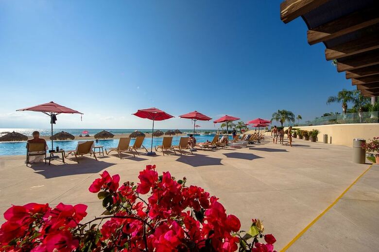 Stunning Upgraded Condo All Oceanfront