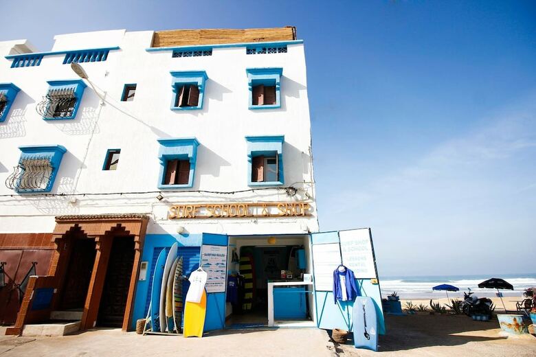 Hotel Blue Waves Surf House