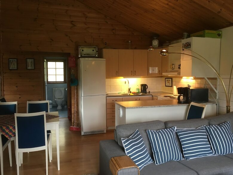L�ngsj�n Stugor & Camping