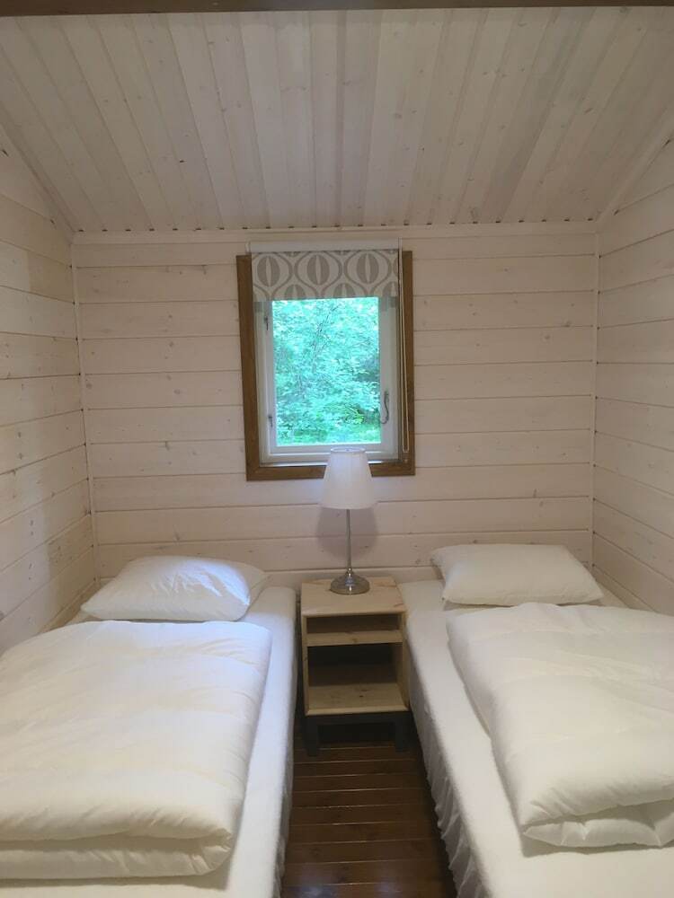 L�ngsj�n Stugor & Camping