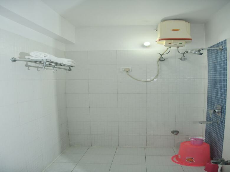 Hotel Oyo 3353 Apartment Royal Residency