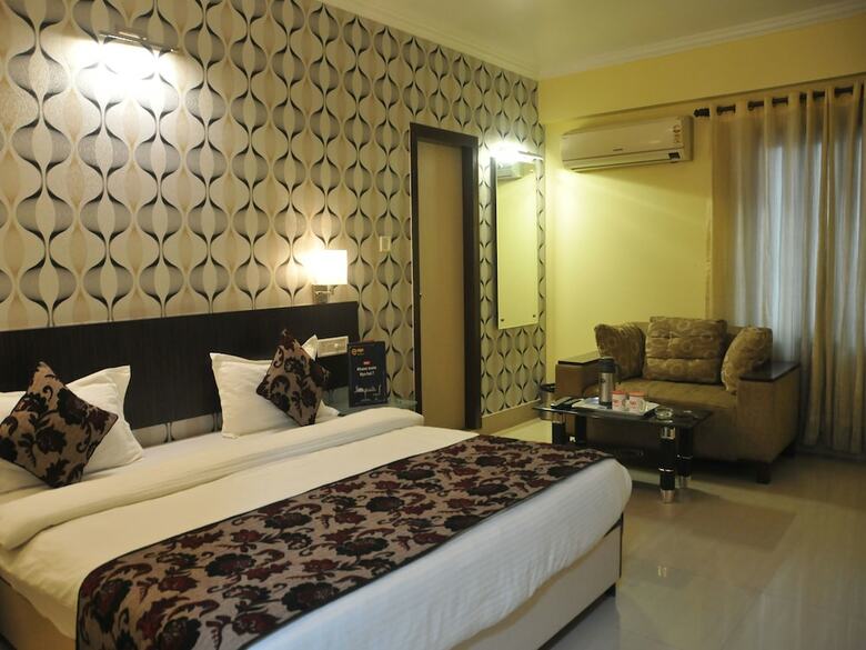 Hotel Oyo 3353 Apartment Royal Residency
