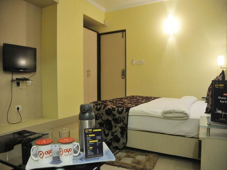 Hotel Oyo 3353 Apartment Royal Residency