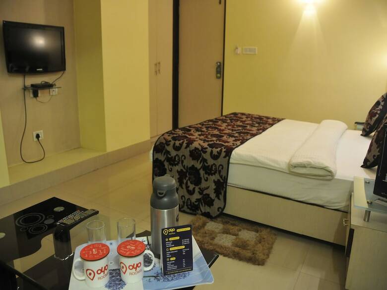 Hotel Oyo 3353 Apartment Royal Residency