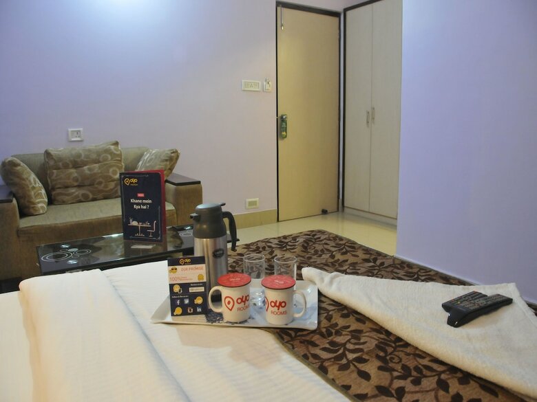 Hotel Oyo 3353 Apartment Royal Residency