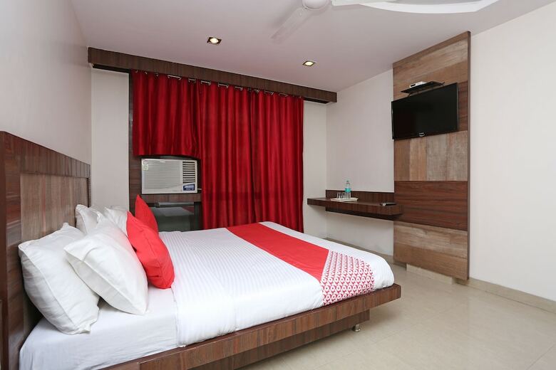 Oyo 10733 Hotel Kingdom Of Sai