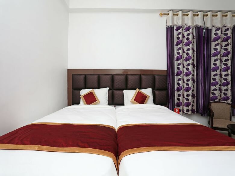 Oyo 9675 Hotel Galaxy