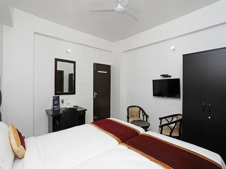 Oyo 9675 Hotel Galaxy