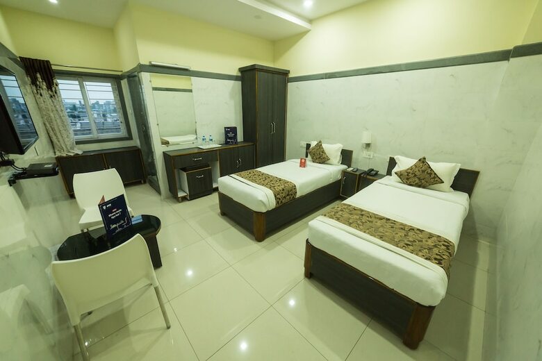 Oyo 9352 Hotel Src Grand