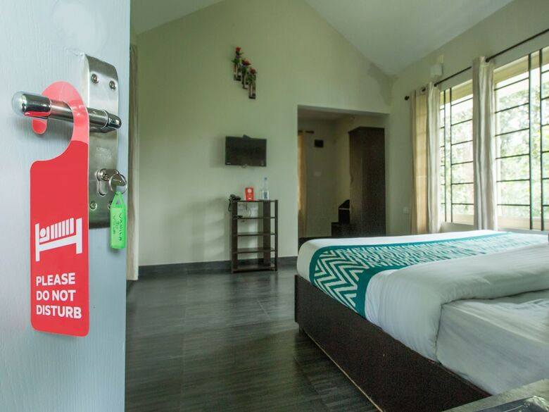 Hotel Oyo 9676 Karapuzha Island Resort