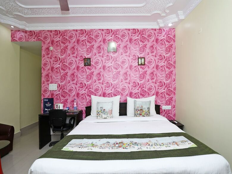 Hotel Oyo 9921 Nesh Inn Heritage