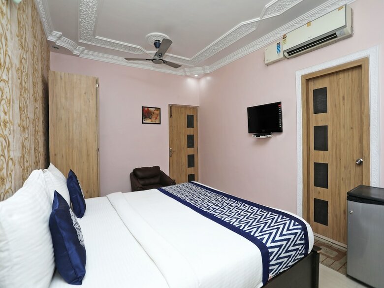 Hotel Oyo 9921 Nesh Inn Heritage