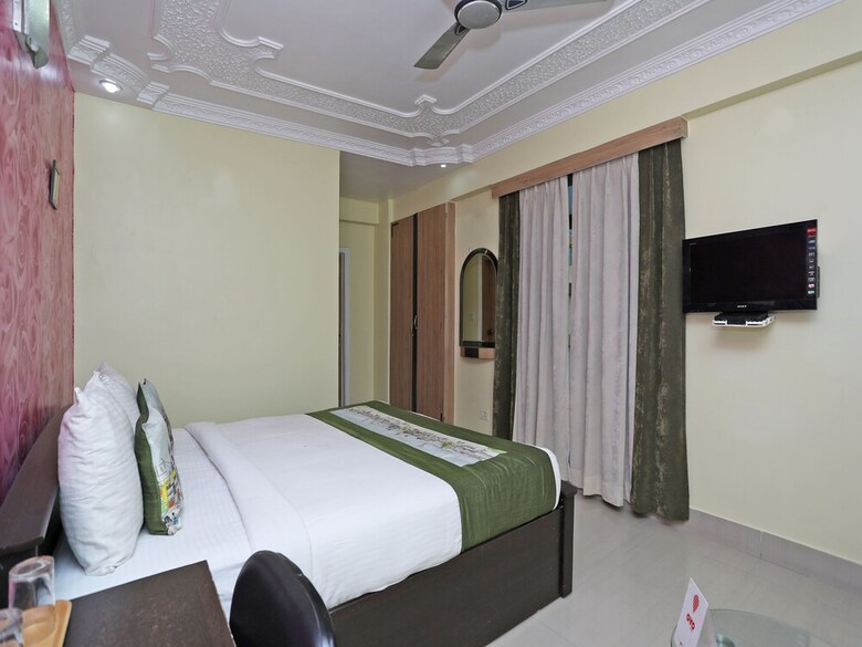 Hotel Oyo 9921 Nesh Inn Heritage
