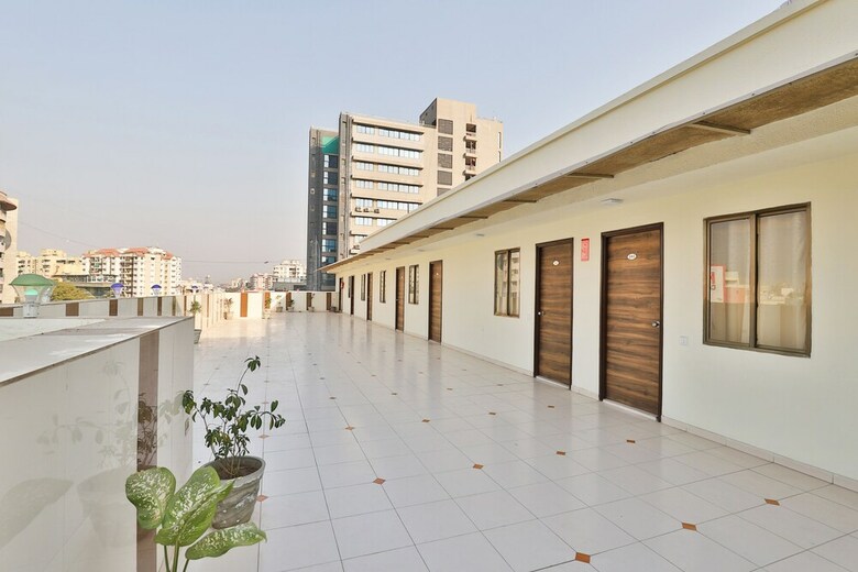 Oyo 11650 Hotel Grand Apple