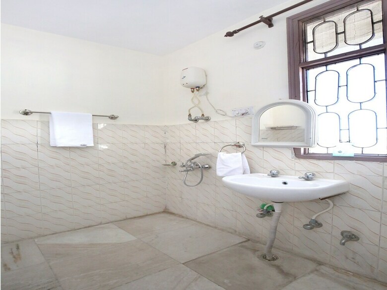 Hotel Oyo 10310 Home 3bhk Shoghi