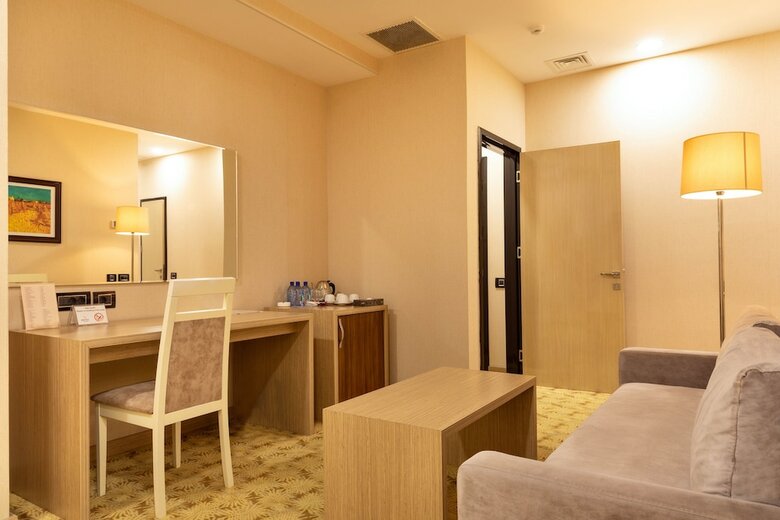 West Shine Hotel