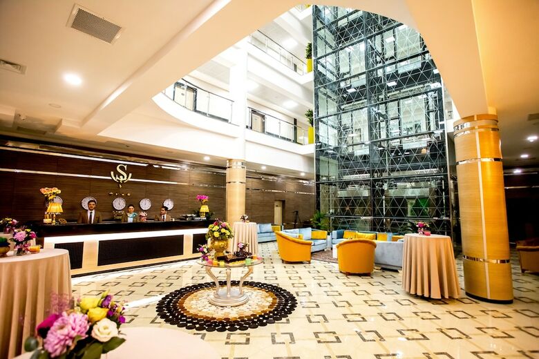 West Shine Hotel