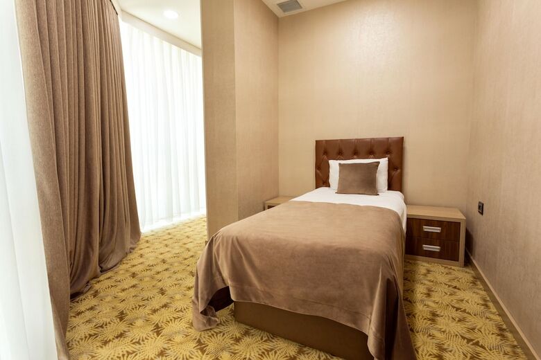 West Shine Hotel