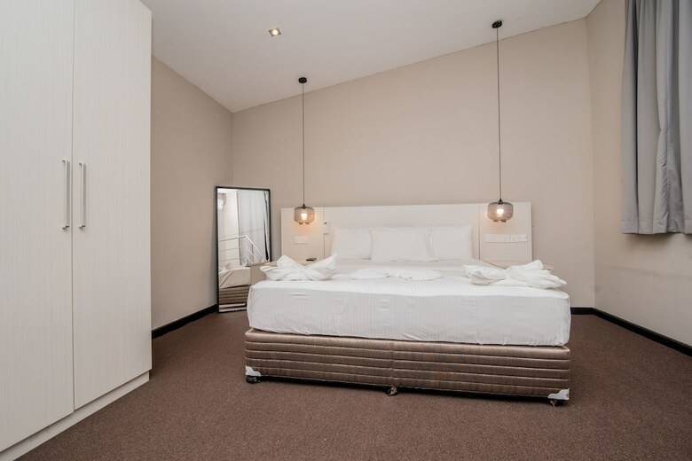 Hotel W Residence Kandy
