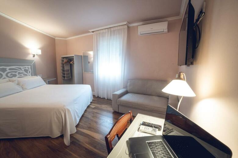 Hostal Los Casta�uelos