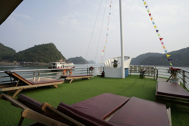 Cat Ba Sisters Cruise