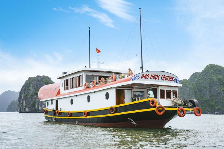Cat Ba Sisters Cruise