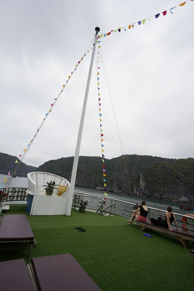 Cat Ba Sisters Cruise