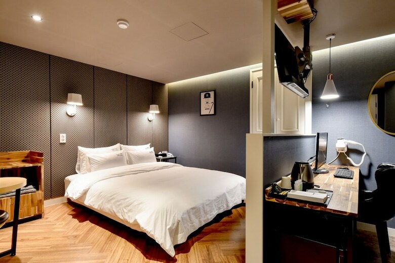 Hotel The M