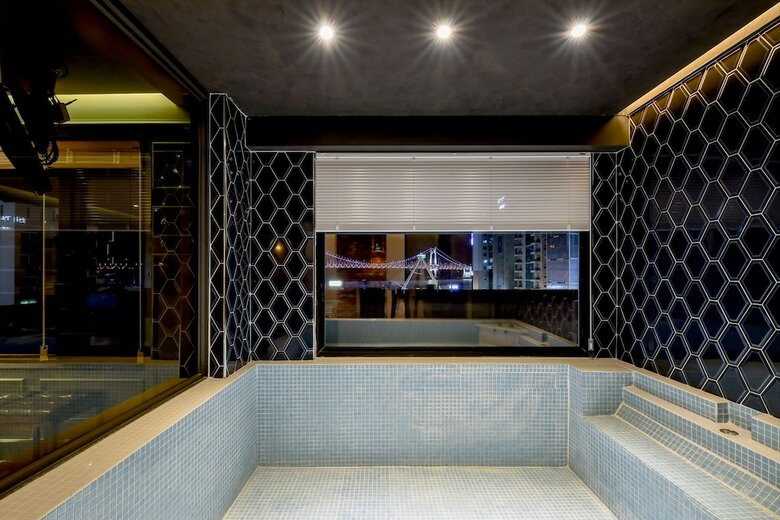 Hotel The M